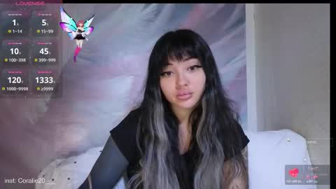 Snapshot of coralie20 chatting on 25, 11, 2025 coralie20 online show from 25, 11, 2025