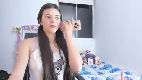 Snapshot of coralinexxx07 chatting on 12, 1, 2026 Coraline uwu Bienvenidos al dulce mundo de Coraline Hola amores soy Coraline Una chica tierna juguetona online show from 12, 1, 2026