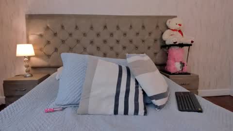 corinabrown_ online show from 9, 2, 2025