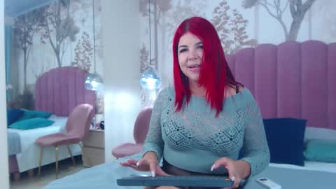 Snapshot of corineray chatting on 25, 11, 2025 corineray online show from 25, 11, 2025