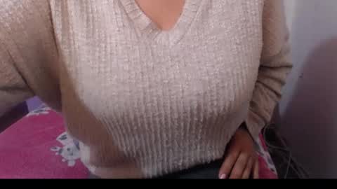 Snapshot of corinnahothotxxx chatting on 6, 1, 2025 corinnahothotxxx online show from 6, 1, 2025