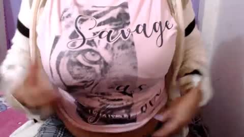 Snapshot of corinnahothotxxx chatting on 10, 9, 2025 corinnahothotxxx online show from 10, 9, 2025