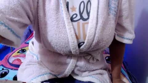 Snapshot of corinnahothotxxx chatting on 22, 9, 2025 corinnahothotxxx online show from 22, 9, 2025