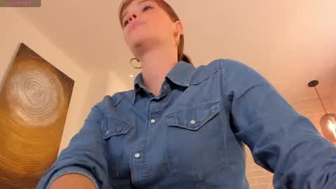 Snapshot of corinnerusso chatting on 24, 6, 2026 Corinne Russo online show from 24, 6, 2026