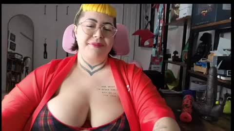 Snapshot of cosplaybruja305 chatting on 28, 7, 2026 Miss Mei online show from 28, 7, 2026
