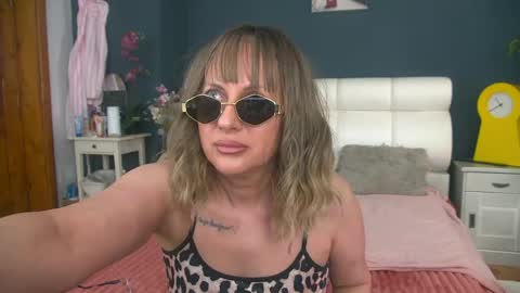 cougarmilf_ online show from 26, 4, 2026