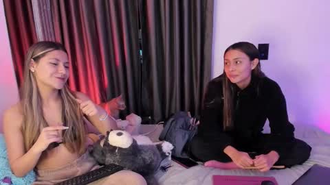 couple_funnyy online show from 19, 12, 2025