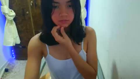 Snapshot of couple_hot_xxxz chatting on 17, 11, 2025 couple_hot_xxxz online show from 17, 11, 2025