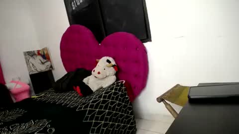 couple_sex_kinky online show from 6, 12, 2024