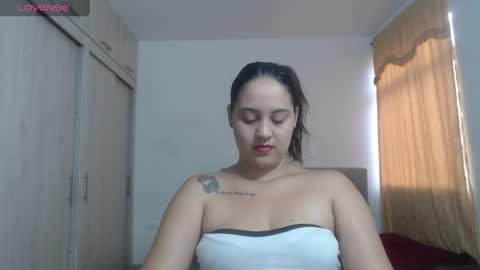 ALEJANDRO Y EMILY  online show from 15, 9, 2025