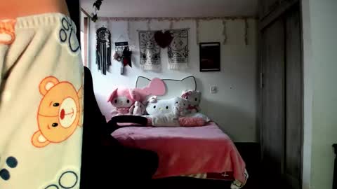 Snapshot of couple_sexxy7 chatting on 7, 4, 2026 MIA LIZ AND SAM online show from 7, 4, 2026