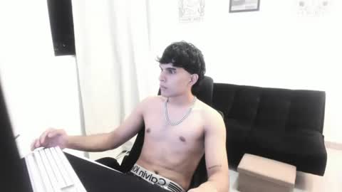 MIA LIZ AND SAM online show from 23, 7, 2026