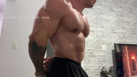 couplemuscle40 online show from 7, 4, 2026