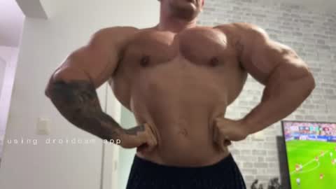 couplemuscle40 online show from 22, 6, 2026