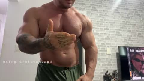 couplemuscle40 online show from 25, 6, 2026