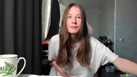 Im Courtney Nice to meet youFollow meInstagram courtneyluv778 online show from 17, 6, 2026