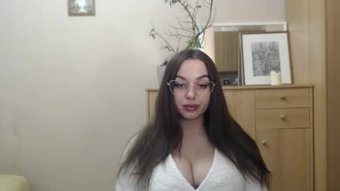 Courtney online show from 8, 3, 2025