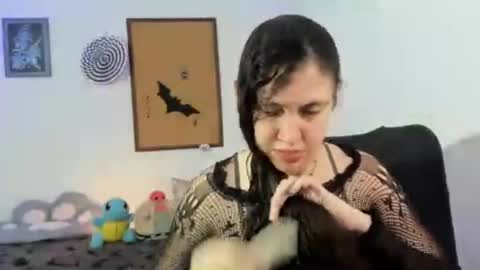 Snapshot of cracker_doll chatting on 6, 8, 2026 cracker online show from 6, 8, 2026
