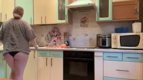 Snapshot of crave_elise chatting on 22, 9, 2025 Elise online show from 22, 9, 2025