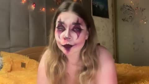 Snapshot of crave_elise chatting on 31, 10, 2025 Elise online show from 31, 10, 2025