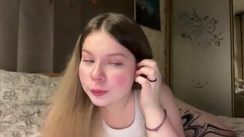 Snapshot of crave_elise chatting on 30, 11, 2025 Elise online show from 30, 11, 2025