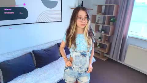 Snapshot of crazy_selfi chatting on 19, 3, 2026 Emma online show from 19, 3, 2026