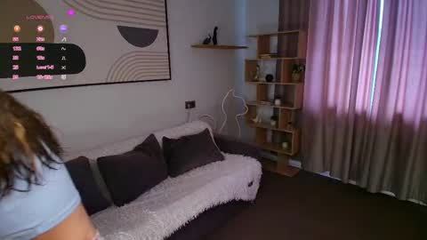 Snapshot of crazy_selfi chatting on 28, 3, 2026 Emma online show from 28, 3, 2026