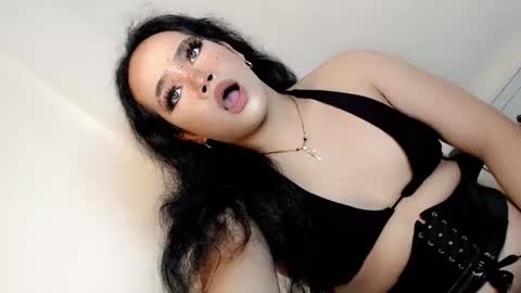 Hot Ayisha online show from 17, 1, 2025