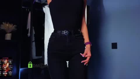 Snapshot of crazzy_cherry chatting on 22, 10, 2025 crazzy cherry online show from 22, 10, 2025