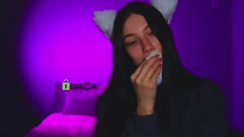 Snapshot of crazzy_cherry chatting on 8, 11, 2025 crazzy cherry online show from 8, 11, 2025