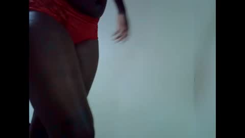 Snapshot of creamiepussyy chatting on 5, 3, 2026 creamiepussyy online show from 5, 3, 2026