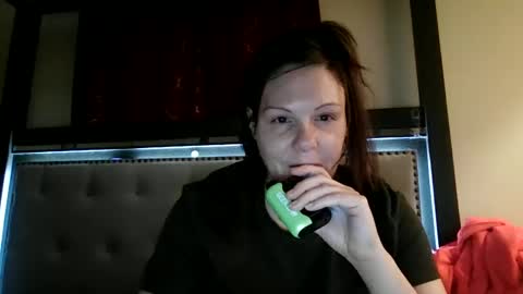 creammenow1229 online show from 27, 1, 2025