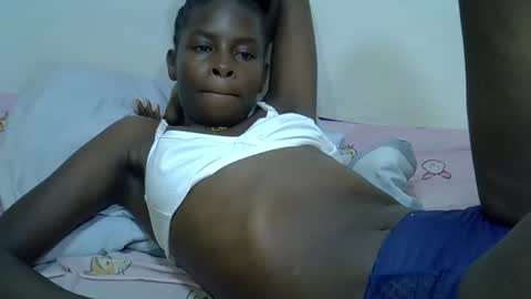 creamy_pussie online show from 18, 4, 2026