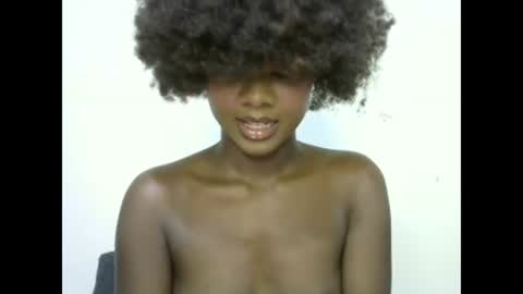 Snapshot of creamybabee chatting on 28, 1, 2025 queen online show from 28, 1, 2025