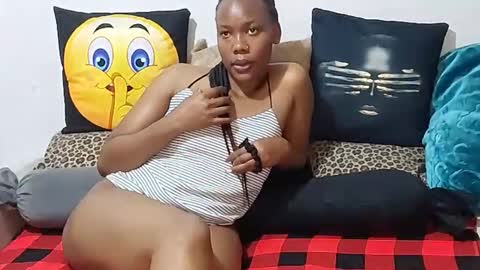 Snapshot of creamyhub chatting on 18, 12, 2025 creamyhub online show from 18, 12, 2025