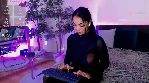 Sophie online show from 6, 11, 2025