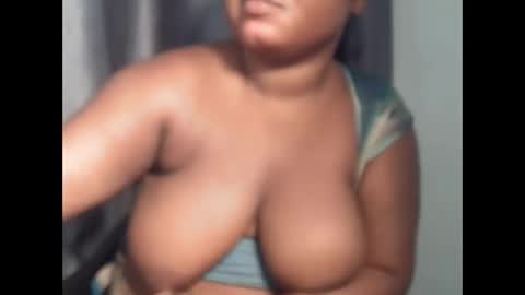 creamyposh1 online show from 15, 11, 2025