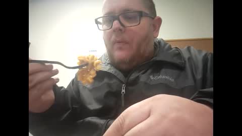 Snapshot of creeeping_death chatting on 11, 1, 2025 The hopeless romantic online show from 11, 1, 2025