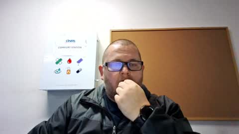 Snapshot of creeeping_death chatting on 26, 1, 2025 The hopeless romantic online show from 26, 1, 2025