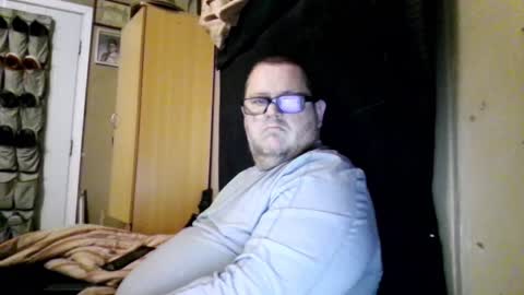 Snapshot of creeeping_death chatting on 8, 2, 2025 The hopeless romantic online show from 8, 2, 2025