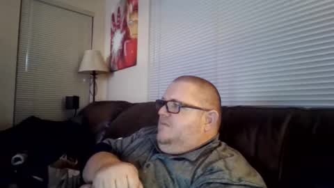 Snapshot of creeeping_death chatting on 21, 2, 2025 The hopeless romantic online show from 21, 2, 2025