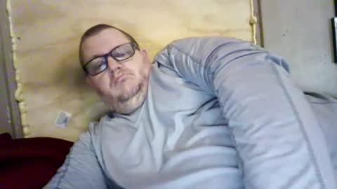 Snapshot of creeeping_death chatting on 5, 12, 2025 The hopeless romantic online show from 5, 12, 2025