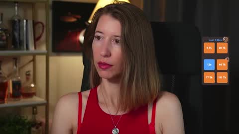 Snapshot of creme_dela_creme chatting on 17, 10, 2025 Quinn de la Creme online show from 17, 10, 2025