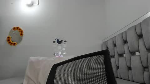criistal_0 online show from 11, 6, 2026