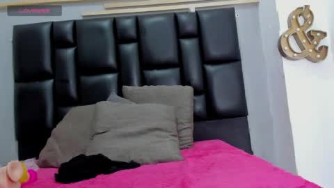 criistal_castro online show from 7, 4, 2026