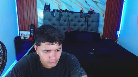 CRISANDMERY online show from 2, 12, 2025