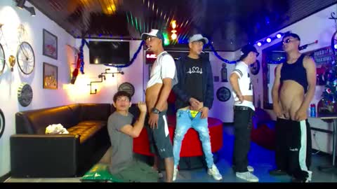 Snapshot of crismens chatting on 13, 12, 2025 crismens online show from 13, 12, 2025