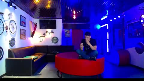 Snapshot of crismens chatting on 11, 1, 2026 crismens online show from 11, 1, 2026