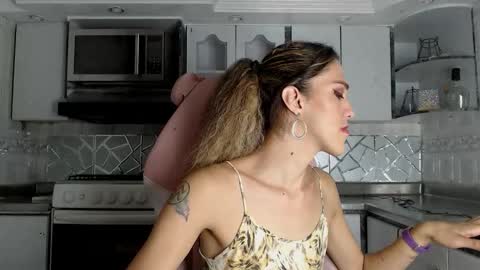 Cristina Onazis online show from 11, 3, 2026