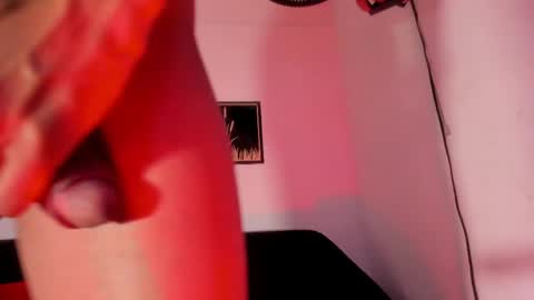 criss_zuri online show from 23, 4, 2026